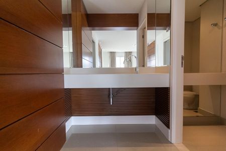 Apartamento para alugar com 242m², 4 quartos e 3 vagas