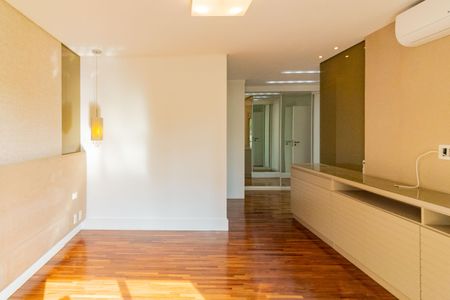Apartamento para alugar com 242m², 4 quartos e 3 vagas