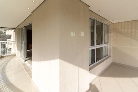 Apartamento para alugar com 4 quartos, 242m² em Vila Sofia, São Paulo