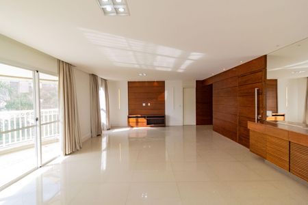 Apartamento para alugar com 242m², 4 quartos e 3 vagas
