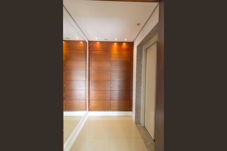 Apartamento para alugar com 242m², 4 quartos e 3 vagas