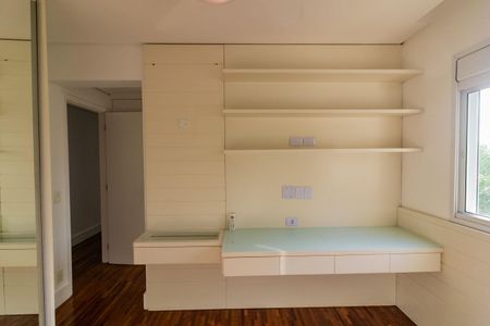 Apartamento para alugar com 242m², 4 quartos e 3 vagas