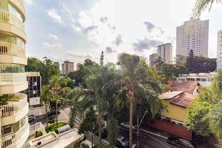 Apartamento para alugar com 242m², 4 quartos e 3 vagas