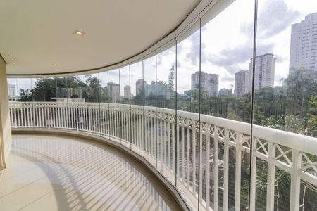 Apartamento para alugar com 242m², 4 quartos e 3 vagas