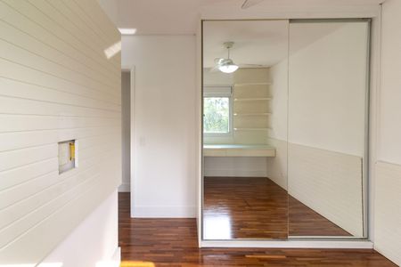 Apartamento para alugar com 242m², 4 quartos e 3 vagas