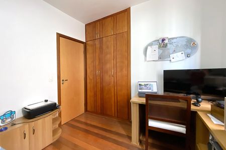 Apartamento para alugar com 109m², 4 quartos e 2 vagas Apartamento para alugar com 109m², 4 quartos e 2 vagasQuarto 2