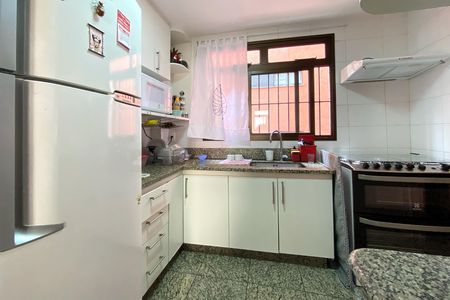 Apartamento para alugar com 109m², 4 quartos e 2 vagas Apartamento para alugar com 109m², 4 quartos e 2 vagasCozinha