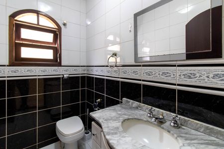 Casa à venda com 210m², 3 quartos e 2 vagas Casa à venda com 210m², 3 quartos e 2 vagasLavabo
