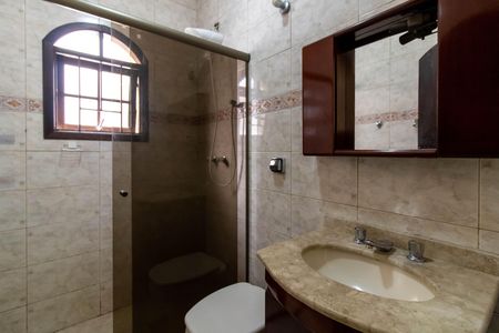 Casa à venda com 210m², 3 quartos e 2 vagas Casa à venda com 210m², 3 quartos e 2 vagasBanheiro