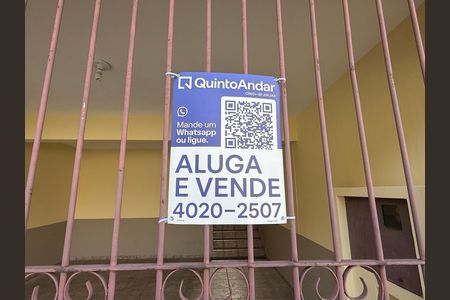 Casa à venda com 210m², 3 quartos e 2 vagas Casa à venda com 210m², 3 quartos e 2 vagasPlaca