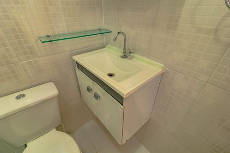 Casa para alugar com 70m², 2 quartos e sem vagaBanheiro social