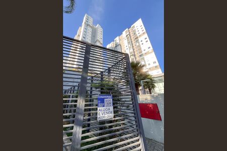 Apartamento para alugar com 68m², 1 quarto e 1 vagaFachada + plaquinha 