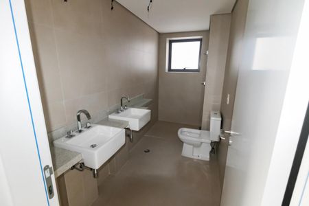 Apartamento à venda com 186m², 3 quartos e 3 vagas Apartamento à venda com 186m², 3 quartos e 3 vagasBanheiro da Suíte 1