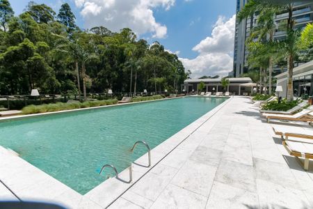 Apartamento à venda com 186m², 3 quartos e 3 vagas Apartamento à venda com 186m², 3 quartos e 3 vagasÁrea comum - Piscina