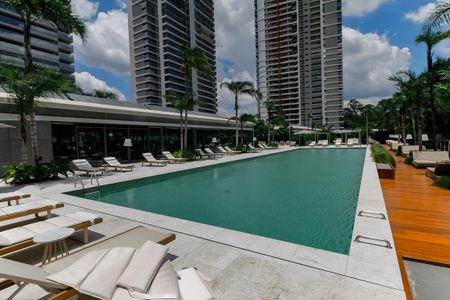 Apartamento à venda com 186m², 3 quartos e 3 vagas Apartamento à venda com 186m², 3 quartos e 3 vagasÁrea comum - Piscina
