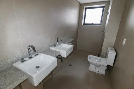 Apartamento à venda com 186m², 3 quartos e 3 vagas Apartamento à venda com 186m², 3 quartos e 3 vagasBanheiro da Suíte 1