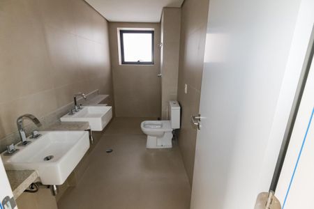 Apartamento à venda com 186m², 3 quartos e 3 vagas Apartamento à venda com 186m², 3 quartos e 3 vagasBanheiro da Suíte 1