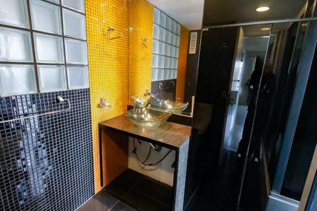 Apartamento para alugar com 140m², 1 quarto e 2 vagas Apartamento para alugar com 140m², 1 quarto e 2 vagasBanheiro da Suíte