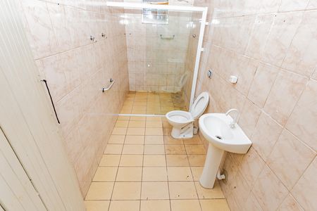 Banheiro de casa para alugar com 1 quarto, 100m² em Vila Liviero, São Paulo