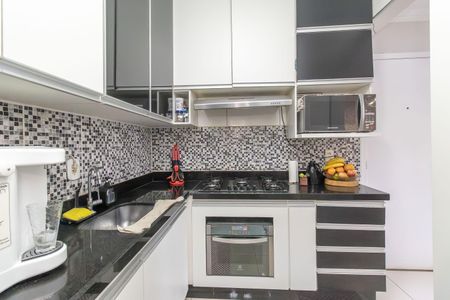 Apartamento para alugar com 47m², 2 quartos e 1 vaga Apartamento para alugar com 47m², 2 quartos e 1 vagaCozinha e Área de Serviço