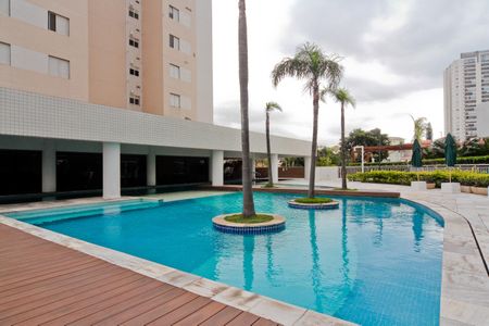 Apartamento à venda com 94m², 3 quartos e 2 vagas Apartamento à venda com 94m², 3 quartos e 2 vagasÁrea comum - Piscina