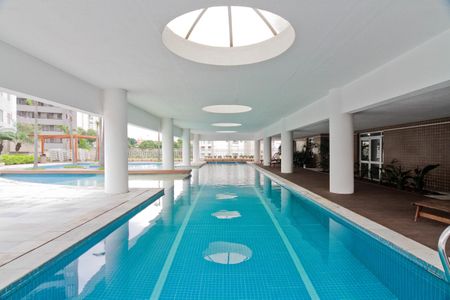 Apartamento à venda com 94m², 3 quartos e 2 vagas Apartamento à venda com 94m², 3 quartos e 2 vagasÁrea comum - Piscina