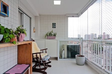 Apartamento à venda com 94m², 3 quartos e 2 vagas Apartamento à venda com 94m², 3 quartos e 2 vagasVaranda