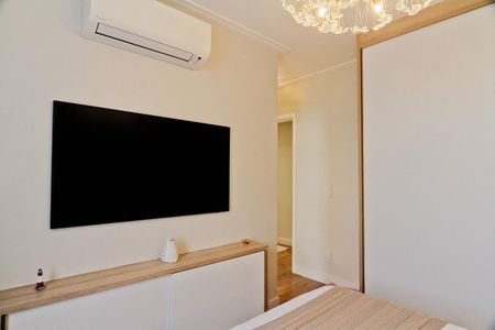 Apartamento à venda com 94m², 3 quartos e 2 vagas Apartamento à venda com 94m², 3 quartos e 2 vagasSuíte