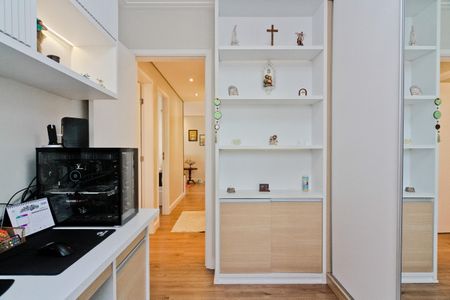 Apartamento à venda com 94m², 3 quartos e 2 vagas Apartamento à venda com 94m², 3 quartos e 2 vagasQuarto 2