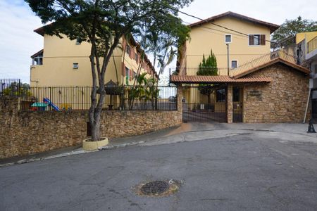 Casa de condomínio à venda com 114m², 3 quartos e 2 vagas Casa de condomínio à venda com 114m², 3 quartos e 2 vagasFACAHADA