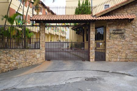 Casa de condomínio à venda com 114m², 3 quartos e 2 vagas Casa de condomínio à venda com 114m², 3 quartos e 2 vagasFACAHADA