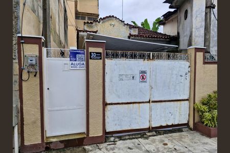 Casa para alugar com 70m², 2 quartos e 1 vaga Casa para alugar com 70m², 2 quartos e 1 vagaFachada