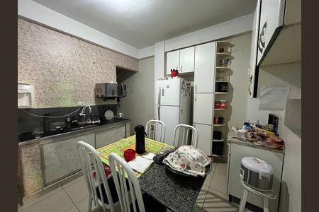 Casa à venda com 240m², 2 quartos e 3 vagas Casa à venda com 240m², 2 quartos e 3 vagasCozinha