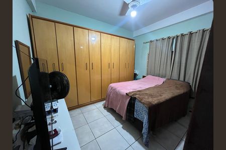 Casa à venda com 240m², 2 quartos e 3 vagas Casa à venda com 240m², 2 quartos e 3 vagasQuarto