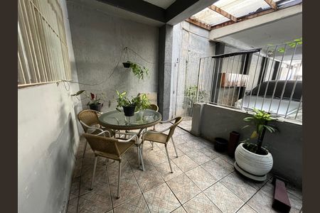 Casa à venda com 240m², 2 quartos e 3 vagas Casa à venda com 240m², 2 quartos e 3 vagasÁrea gourmet