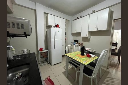 Casa à venda com 240m², 2 quartos e 3 vagas Casa à venda com 240m², 2 quartos e 3 vagasCozinha