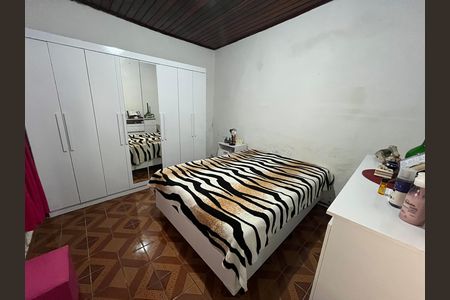 Casa à venda com 240m², 2 quartos e 3 vagas Casa à venda com 240m², 2 quartos e 3 vagasQuarto