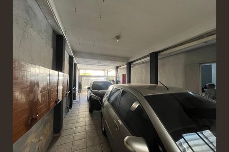 Casa à venda com 240m², 2 quartos e 3 vagas Casa à venda com 240m², 2 quartos e 3 vagasGaragem