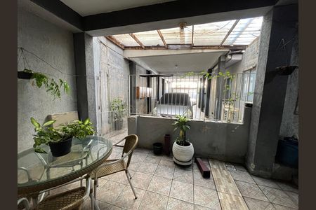 Casa à venda com 240m², 2 quartos e 3 vagas Casa à venda com 240m², 2 quartos e 3 vagasÁrea gourmet