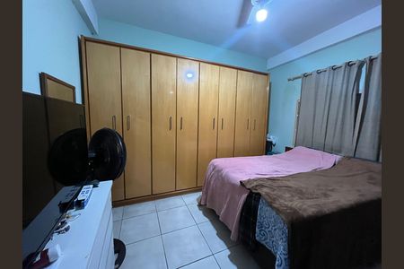 Casa à venda com 240m², 2 quartos e 3 vagas Casa à venda com 240m², 2 quartos e 3 vagasQuarto