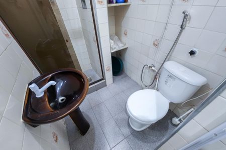 Banheiro  de apartamento para alugar com 1 quarto, 27m² em Centro, Rio de Janeiro