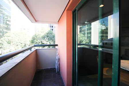 Varanda de kitnet/studio à venda com 1 quarto, 39m² em Itaim Bibi, São Paulo