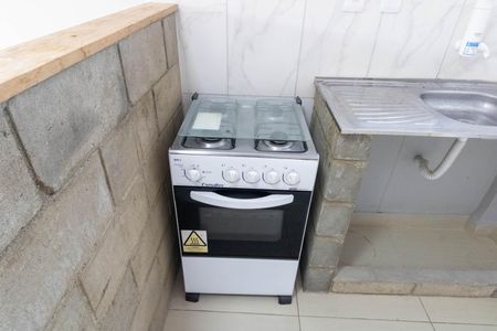 Sala/Cozinha de casa para alugar com 1 quarto, 24m² em Guaratiba, Rio de Janeiro