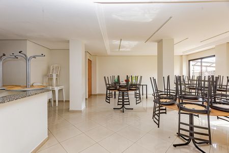 Apartamento à venda com 54m², 2 quartos e 1 vaga Apartamento à venda com 54m², 2 quartos e 1 vagaÁrea comum - Salão de festas