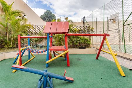 Apartamento à venda com 54m², 2 quartos e 1 vaga Apartamento à venda com 54m², 2 quartos e 1 vagaÁrea comum - Playground