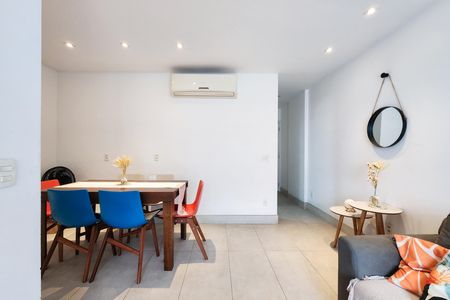 Apartamento para alugar com 90m², 2 quartos e 1 vaga Apartamento para alugar com 90m², 2 quartos e 1 vagaSala