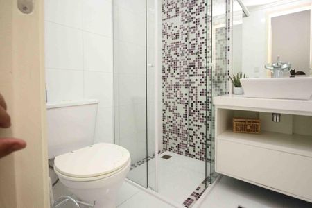 Apartamento à venda com 64m², 2 quartos e 1 vaga Apartamento à venda com 64m², 2 quartos e 1 vagaBanheiro da Social