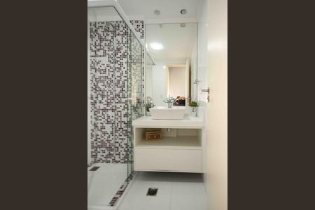 Apartamento à venda com 64m², 2 quartos e 1 vaga Apartamento à venda com 64m², 2 quartos e 1 vagaBanheiro da Social