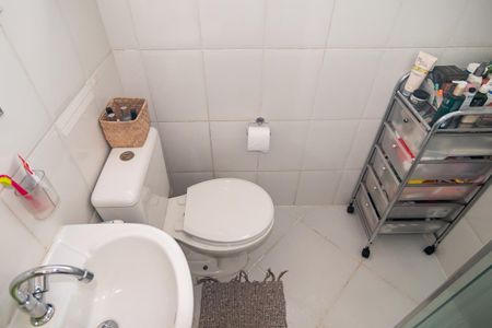Apartamento à venda com 60m², 2 quartos e 1 vaga Apartamento à venda com 60m², 2 quartos e 1 vagaBanheiro