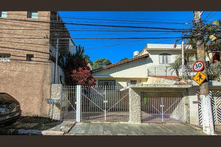 Casa à venda com 95m², 3 quartos e 2 vagasFachada